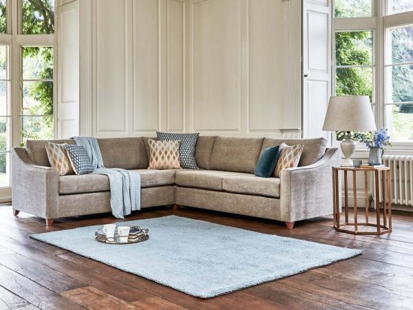 How to Decorate the Corner of a Living Room: 6 Stylish Ideas